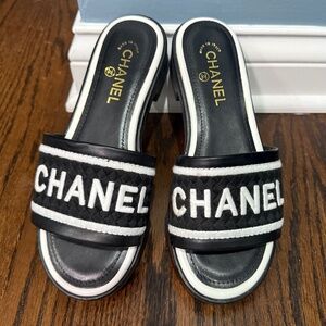 Chanel slides Size 39